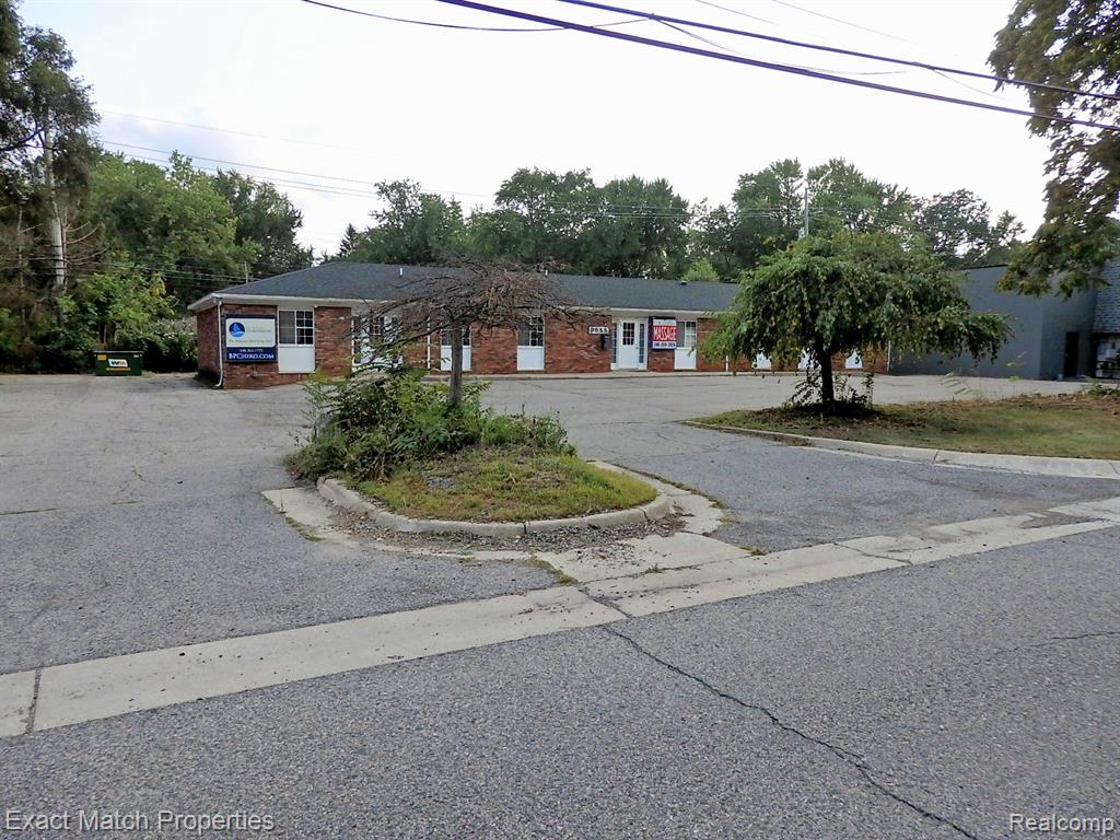 9555 Commerce Road Property Photo 5