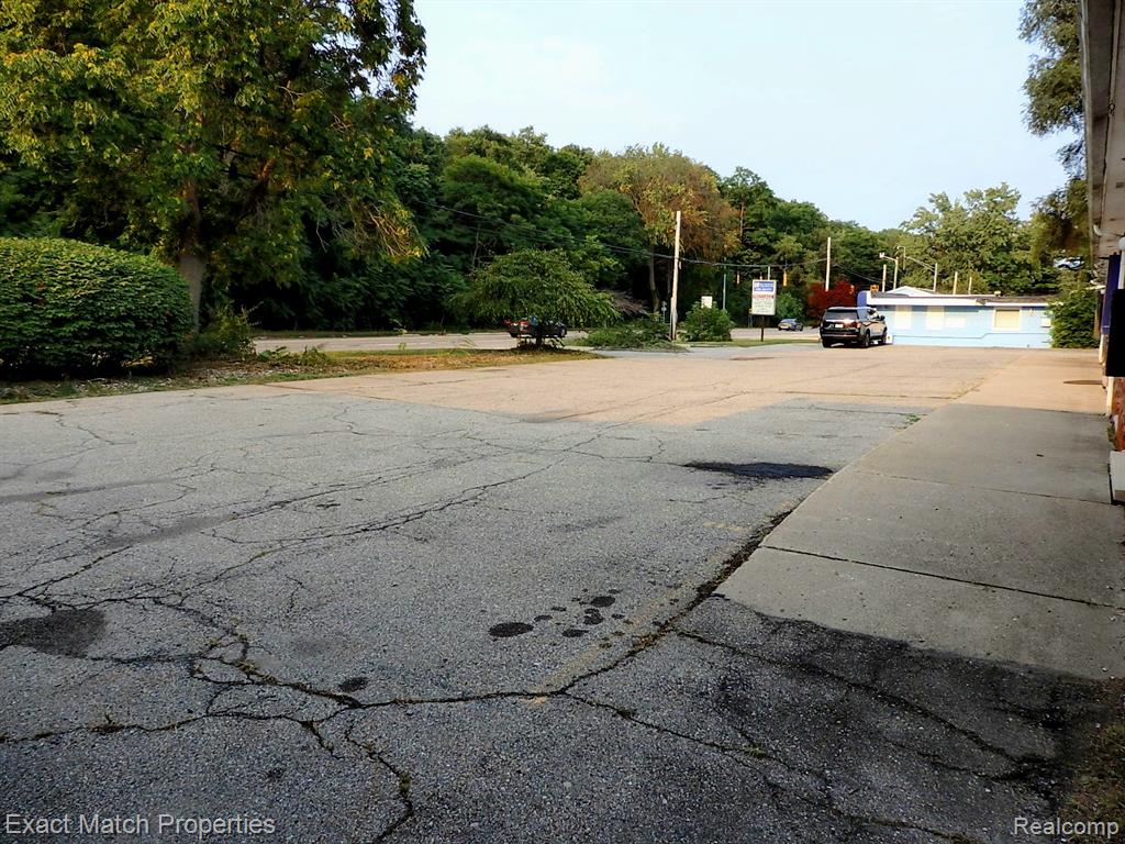 9555 Commerce Road Property Photo 7