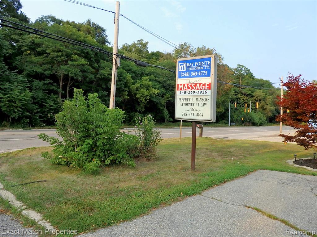 9555 Commerce Road Property Photo 8