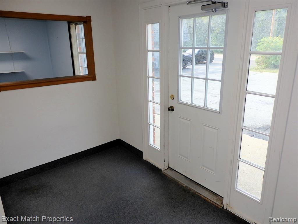 9555 Commerce Road Property Photo 12