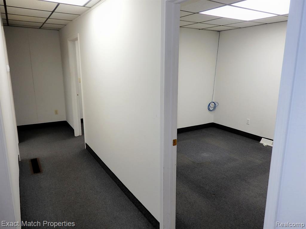 9555 Commerce Road Property Photo 17