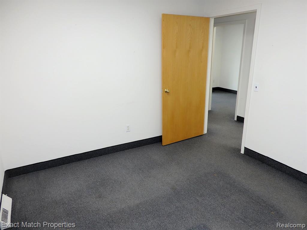 9555 Commerce Road Property Photo 19