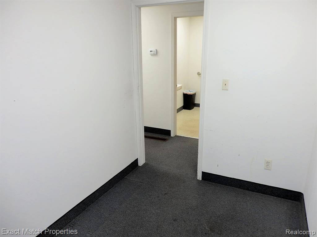 9555 Commerce Road Property Photo 24