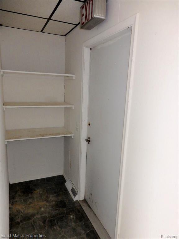 9555 Commerce Road Property Photo 25