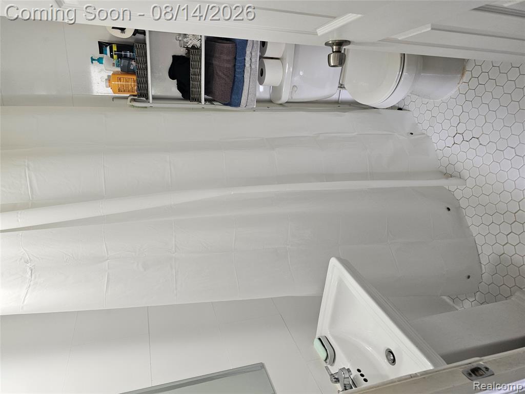 22049 Cushing Avenue Property Photo 5