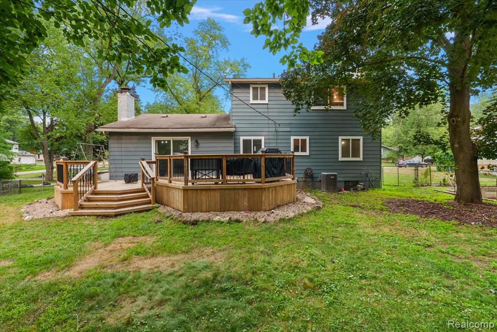 4256 Highland Court Property Photo 2