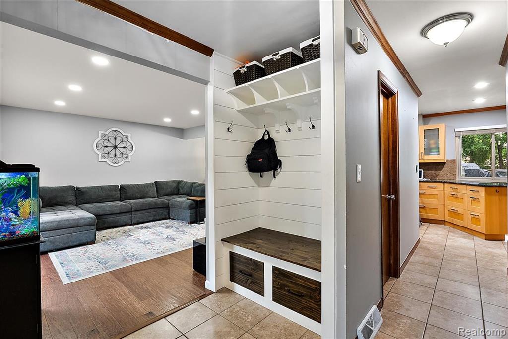 4256 Highland Court Property Photo 4