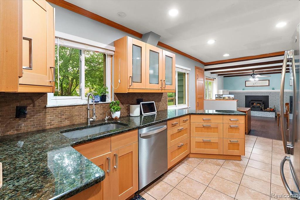4256 Highland Court Property Photo 11