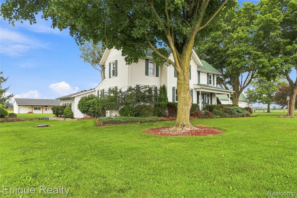 7228 Yankee Road Property Photo 5
