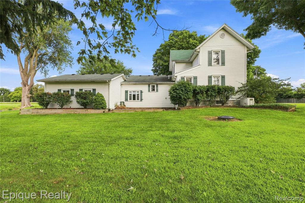 7228 Yankee Road Property Photo 8