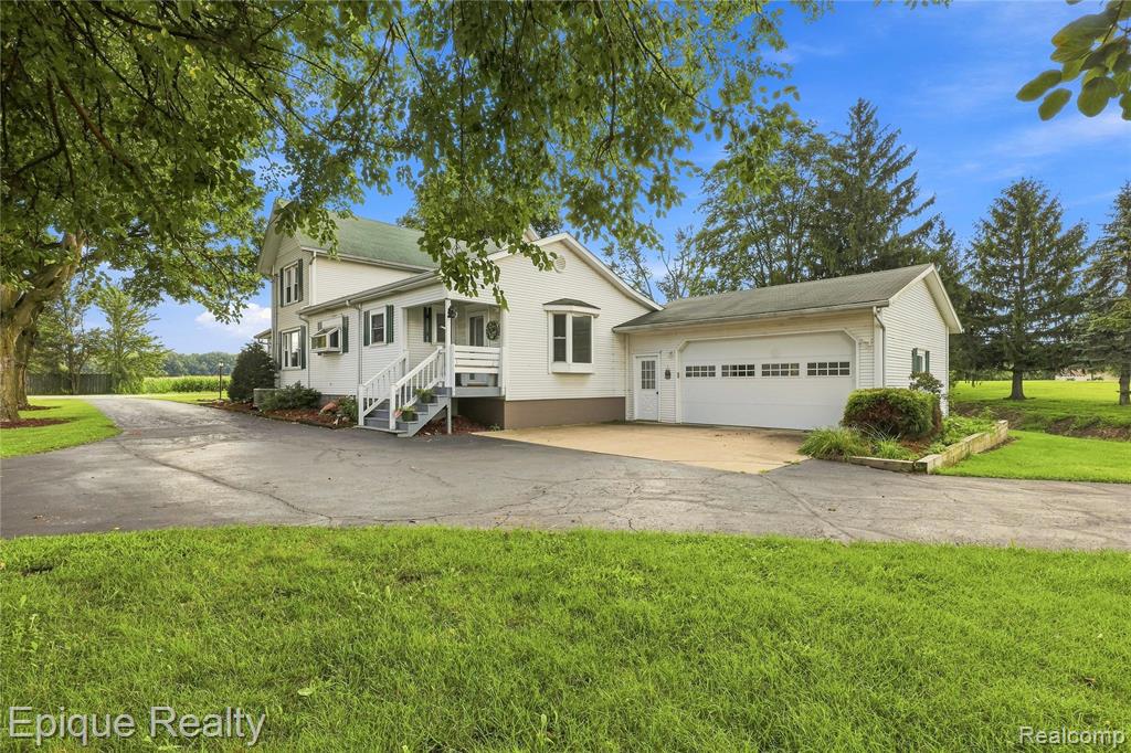 7228 Yankee Road Property Photo 10