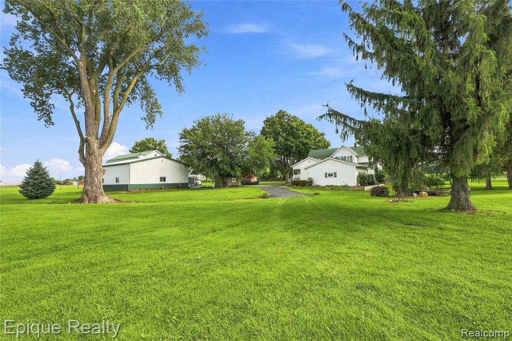 7228 Yankee Road Property Photo 11