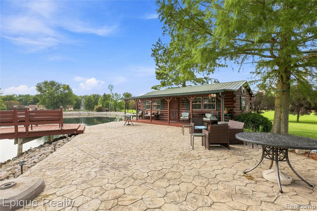 7228 Yankee Road Property Photo 15