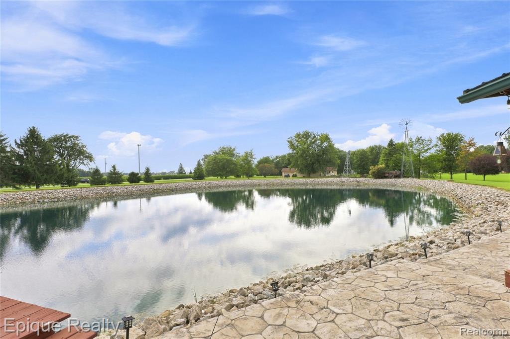 7228 Yankee Road Property Photo 16