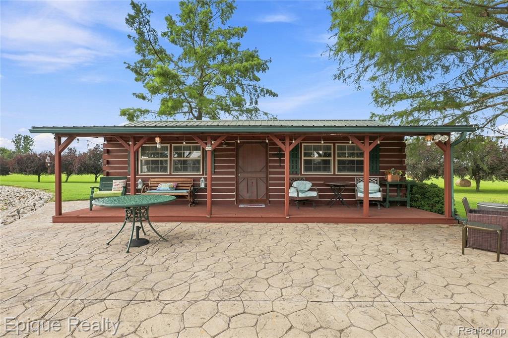 7228 Yankee Road Property Photo 17