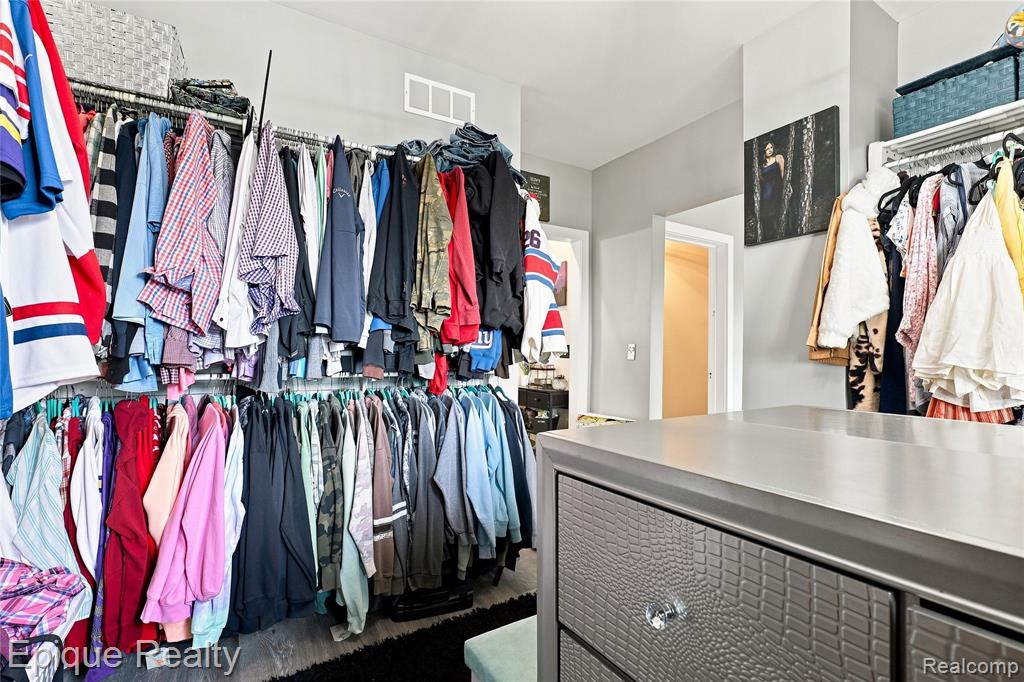 7228 Yankee Road Property Photo 55