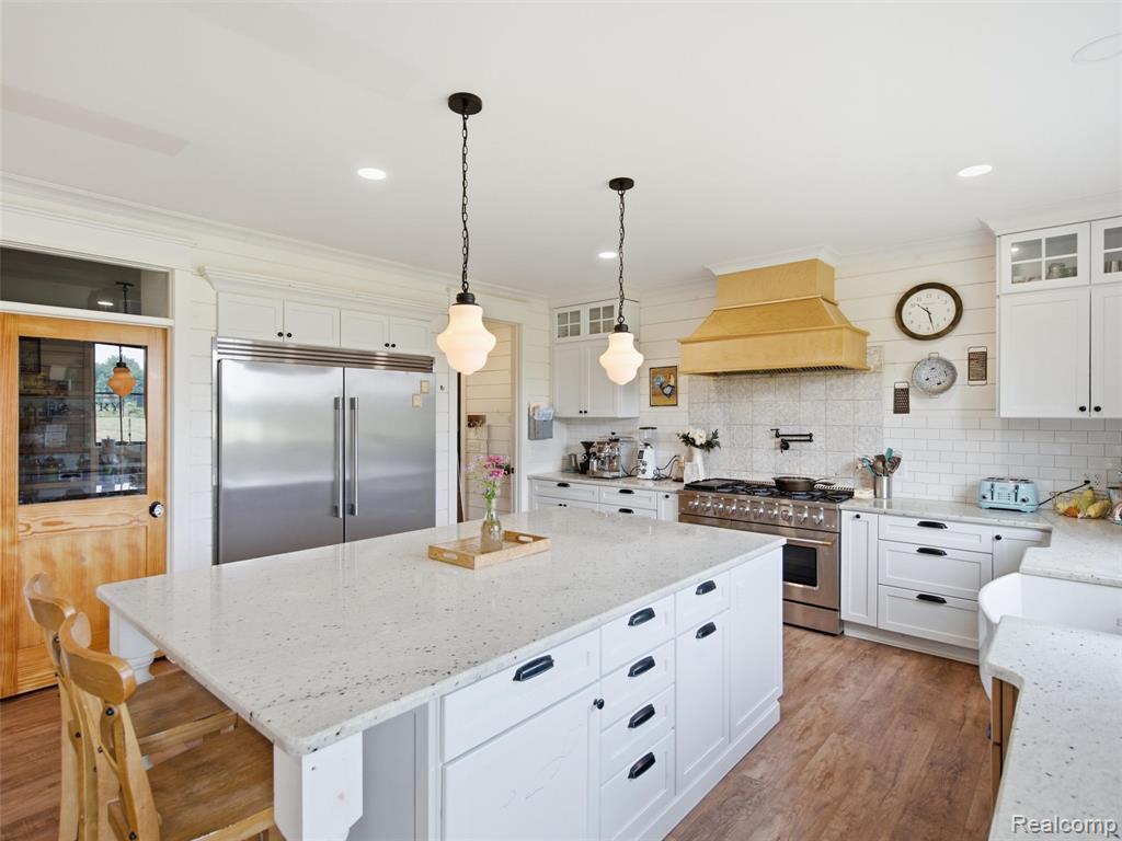7241 Lyons Road Property Photo 14