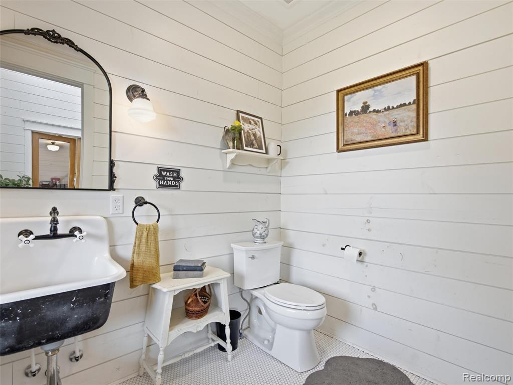 7241 Lyons Road Property Photo 23