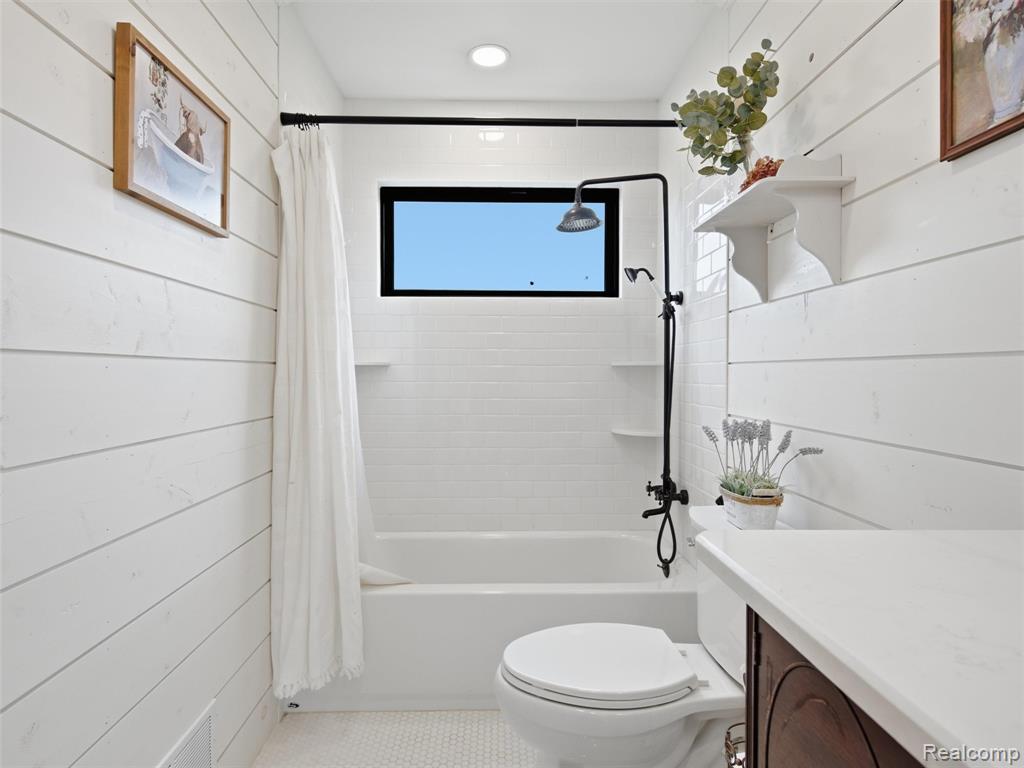 7241 Lyons Road Property Photo 31