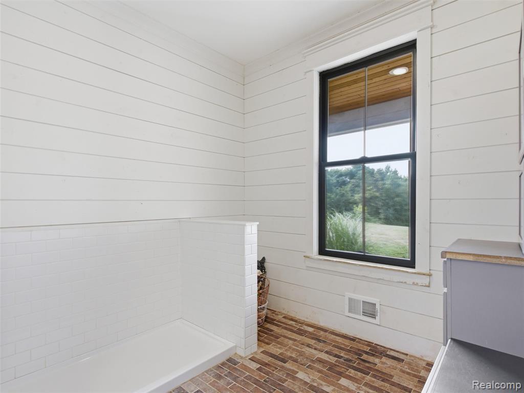 7241 Lyons Road Property Photo 40