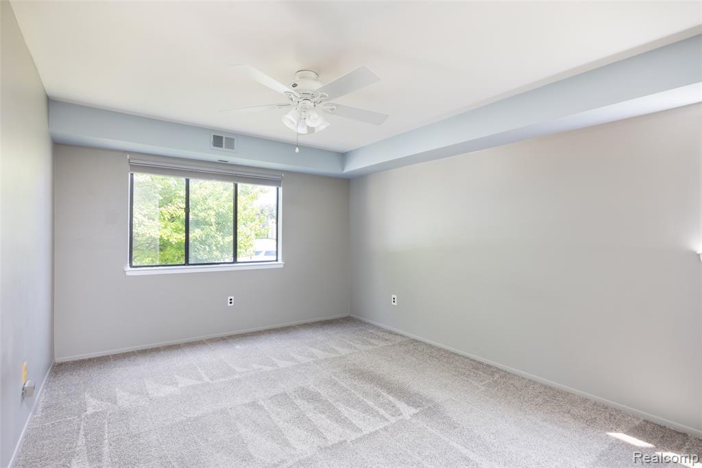 1693 Riverside Drive Property Photo 14