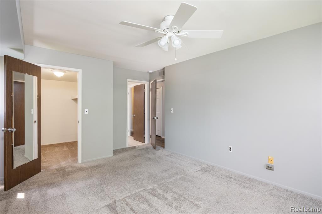 1693 Riverside Drive Property Photo 15