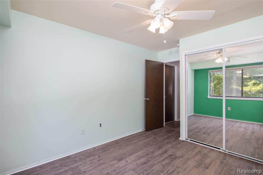 1693 Riverside Drive Property Photo 18
