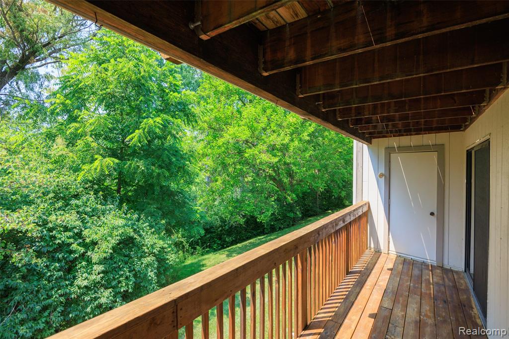 1693 Riverside Drive Property Photo 21