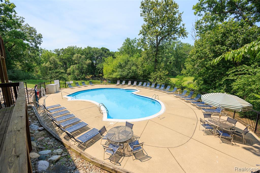 1693 Riverside Drive Property Photo 24