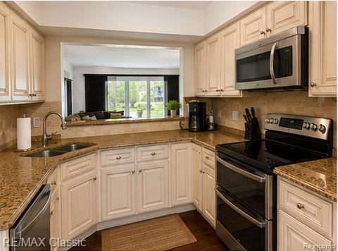 848 N Main Street Property Photo 4