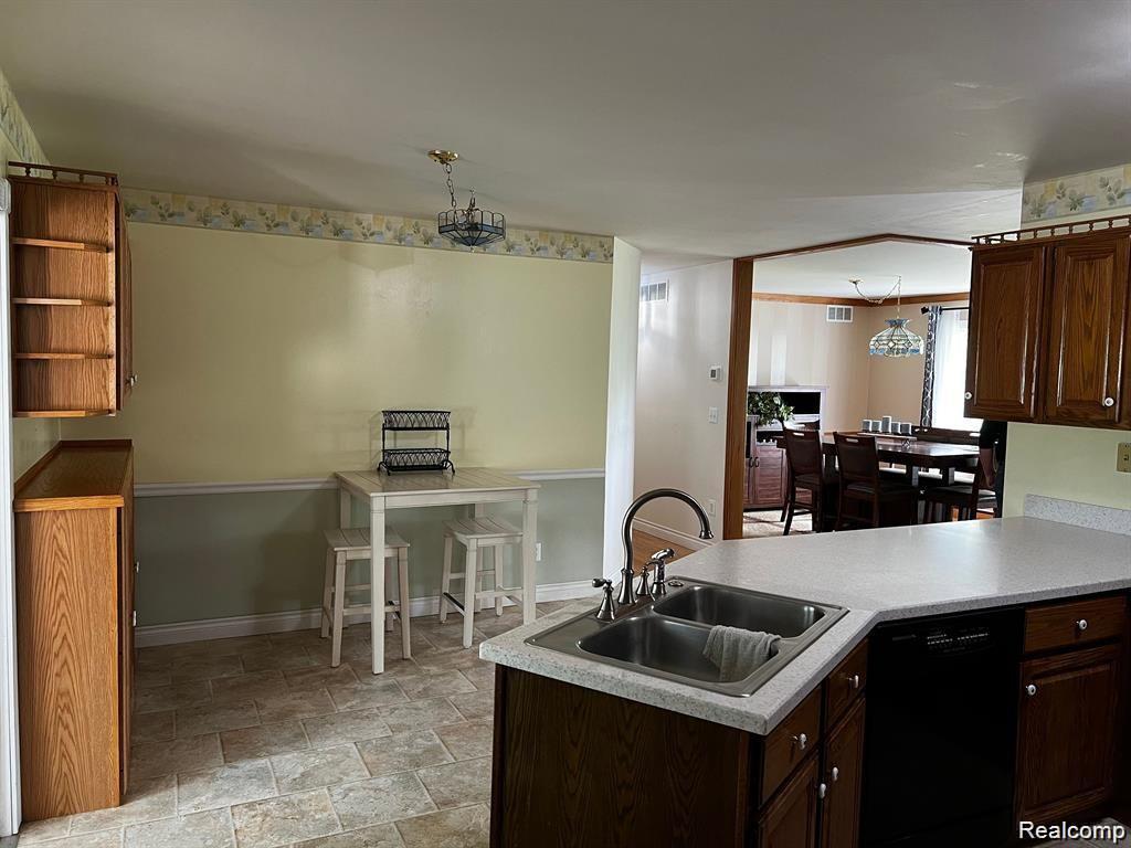 6153 S State Road Property Photo 8