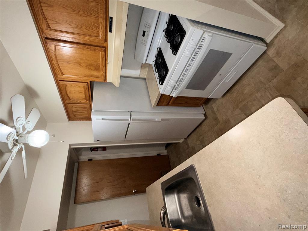 23713 Haig Property Photo 5