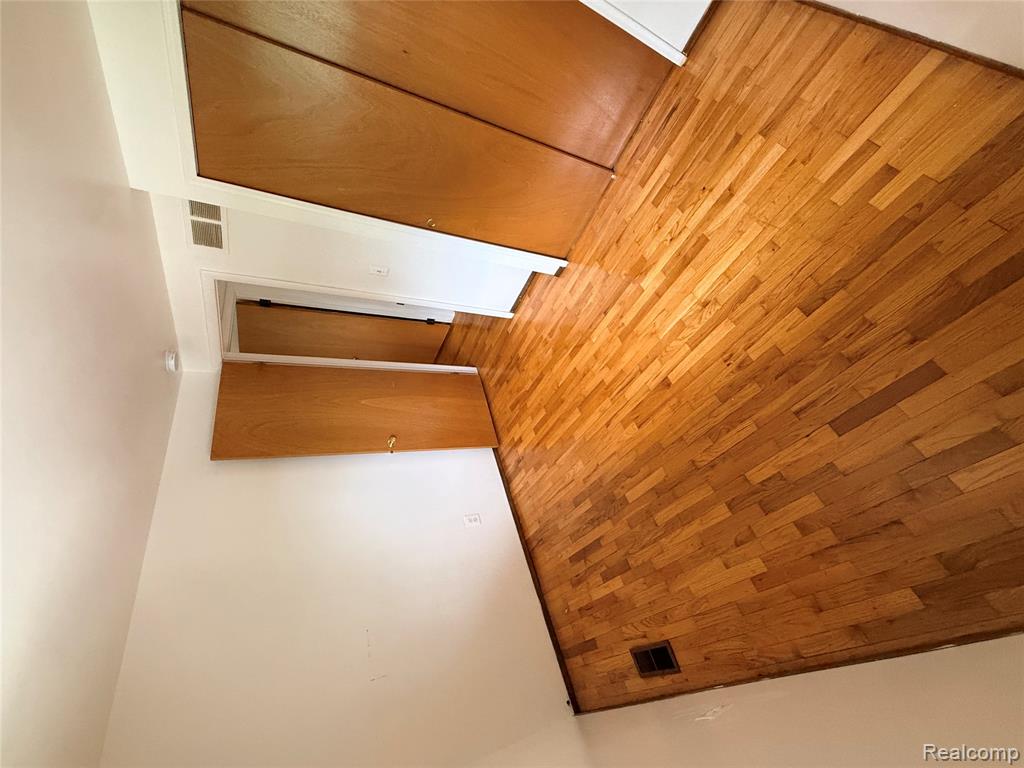 23713 Haig Property Photo 11