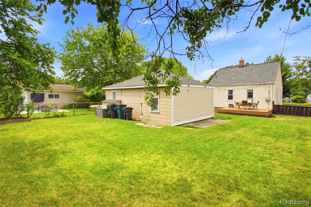 2060 Royal Avenue Property Photo 2