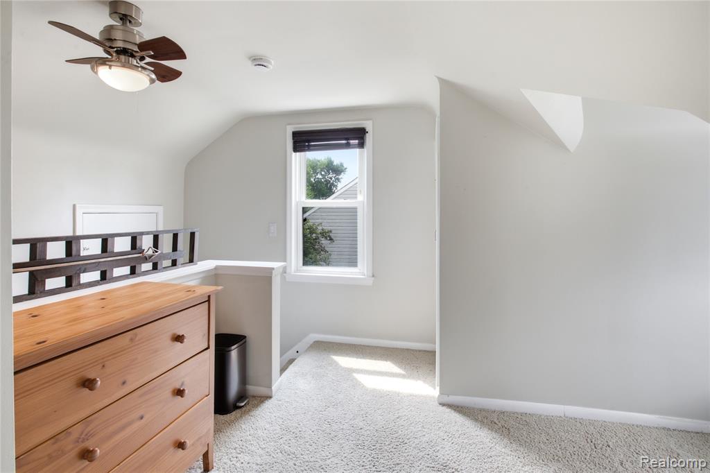 2060 Royal Avenue Property Photo 29
