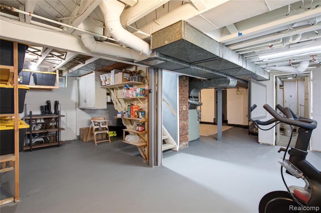 2060 Royal Avenue Property Photo 36