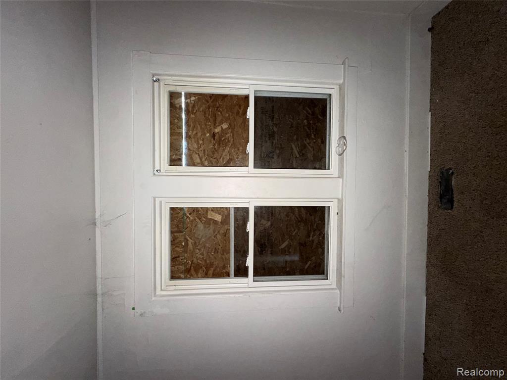 17222 Detroit Street Property Photo 12
