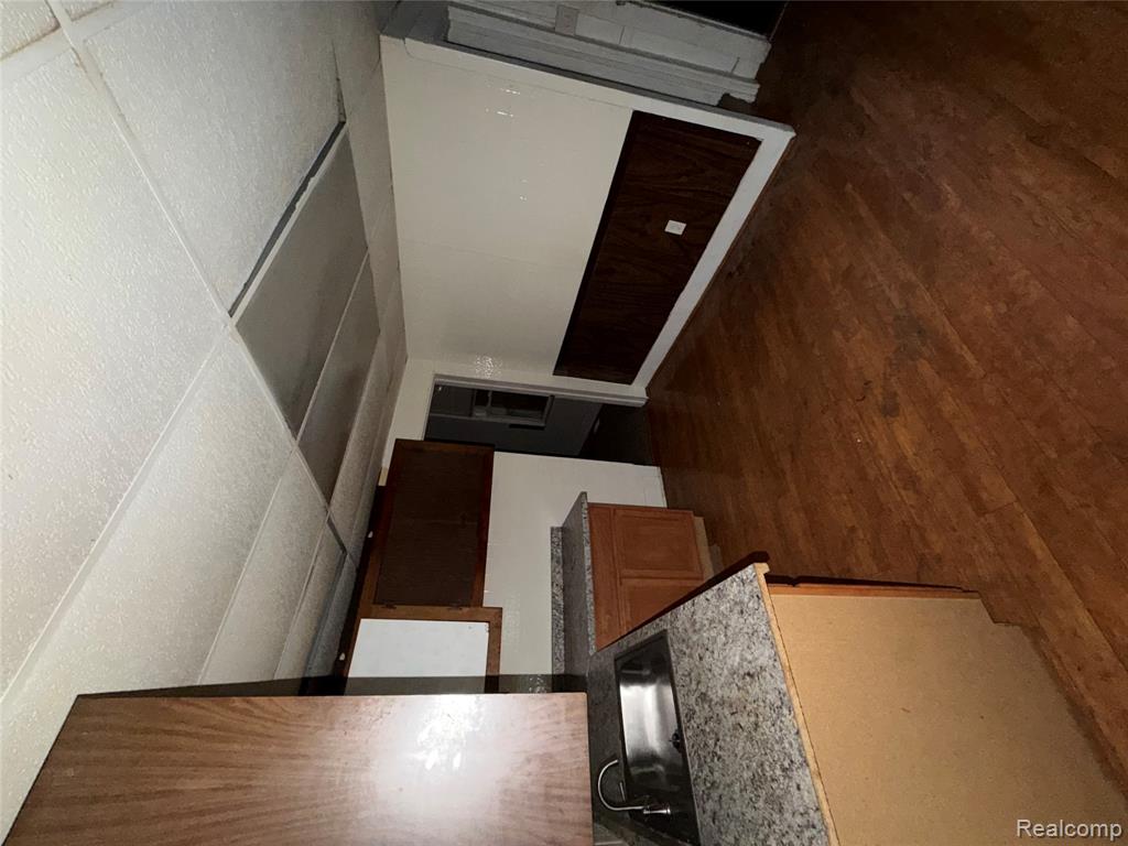 17222 Detroit Street Property Photo 13