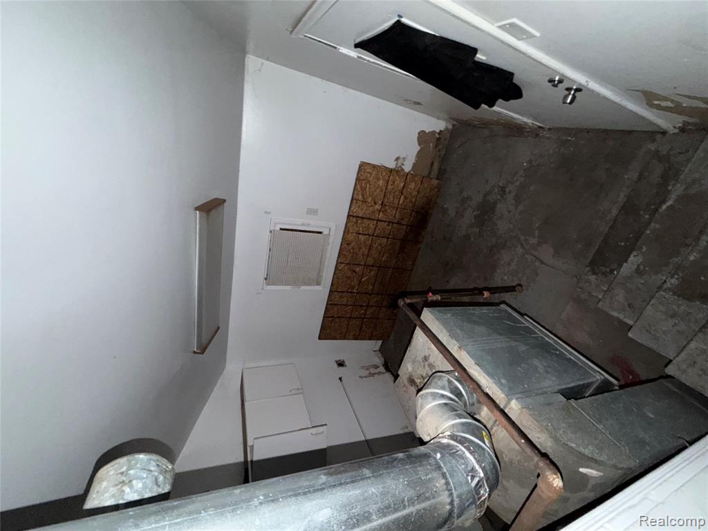 17222 Detroit Street Property Photo 15