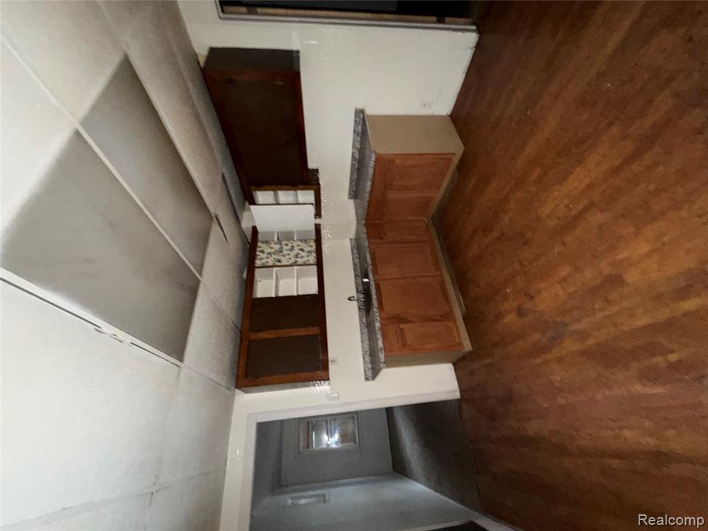 17222 Detroit Street Property Photo 16