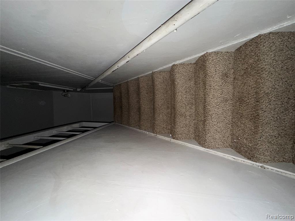 17222 Detroit Street Property Photo 18