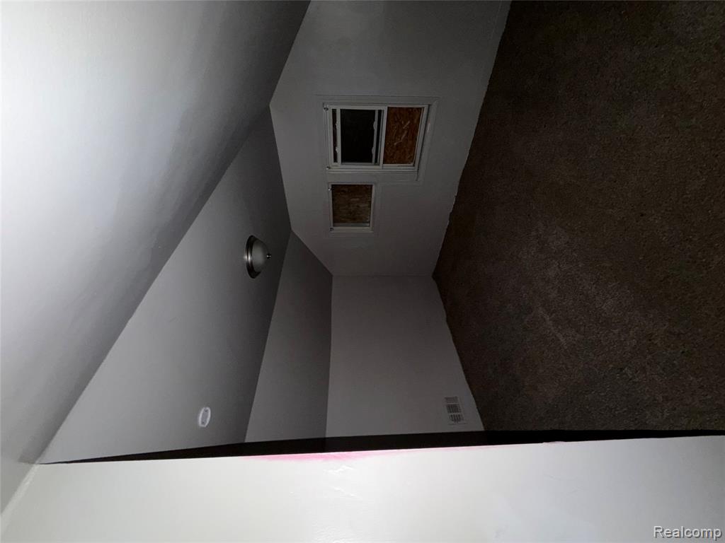 17222 Detroit Street Property Photo 24