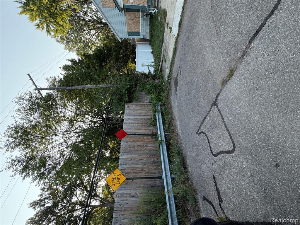 17222 Detroit Street Property Photo 27