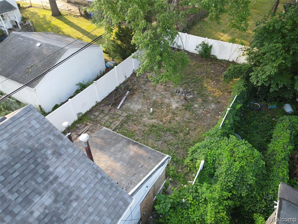 17222 Detroit Street Property Photo 28