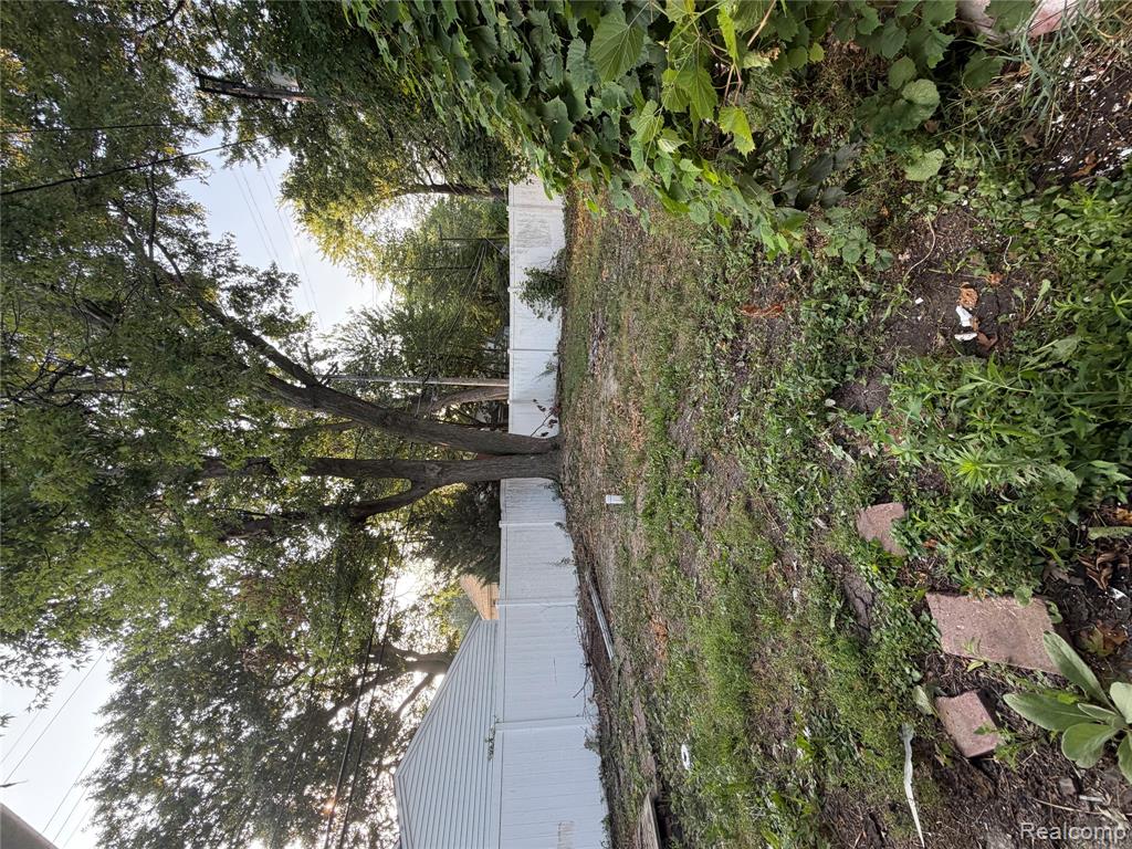 17222 Detroit Street Property Photo 32