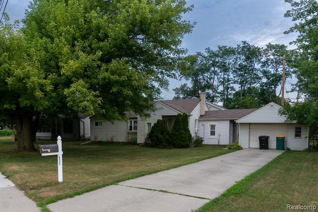 30446 Shiawassee Road Property Photo 1
