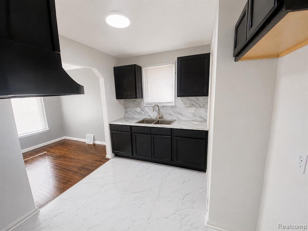 12907 Mansfield Street Property Photo 3