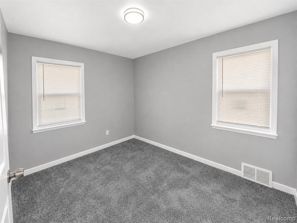 12907 Mansfield Street Property Photo 5
