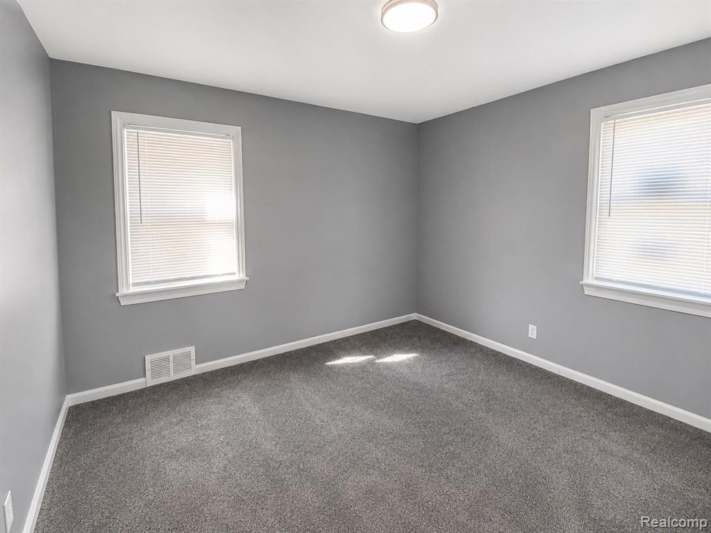 12907 Mansfield Street Property Photo 6