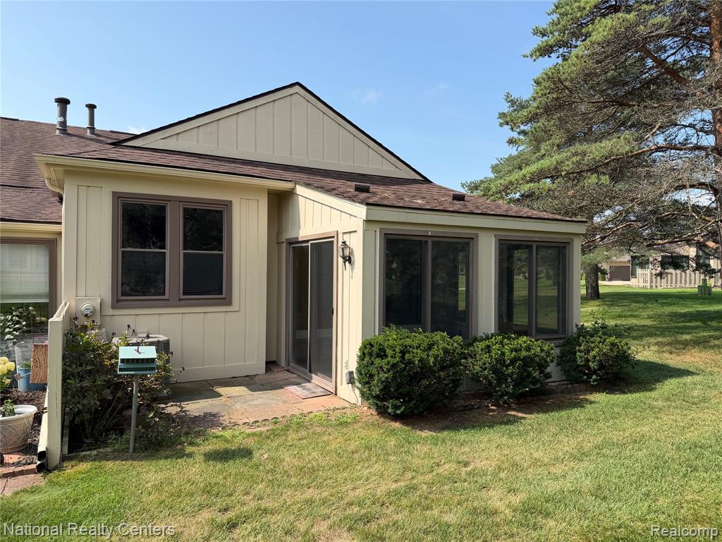 12237 Cambridge Property Photo 2